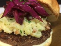 Projeto Gourmet Burger no Quintal celebra Saint Patrick